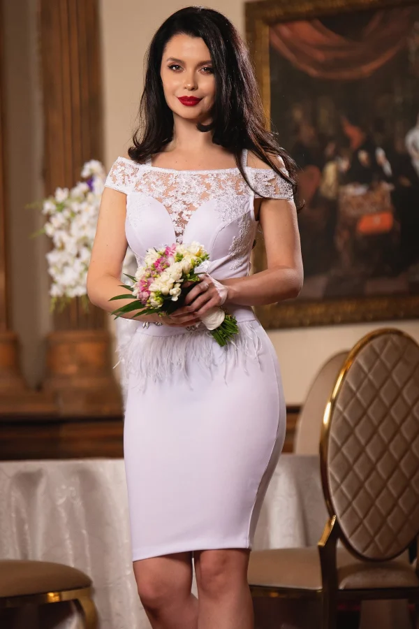 Rochie de cununie Delight cu broderie si fulgi decorativi Rochie de cununie Delight cu broderie si fulgi decorativi