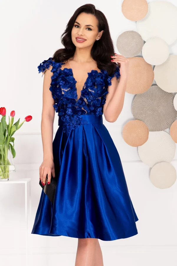Rochie de ocazie eleganta albastra in clos Liana cu flori 3D Rochie de ocazie eleganta albastra in clos Liana cu flori 3D