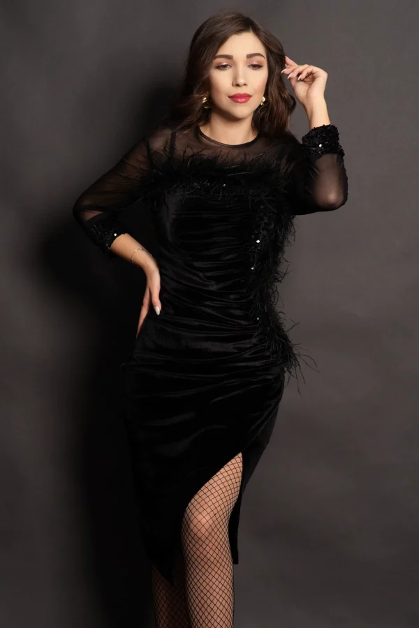 Rochie din catifea neagra Noelia cu paiete si fulgi Rochie din catifea neagra Noelia cu paiete si fulgi