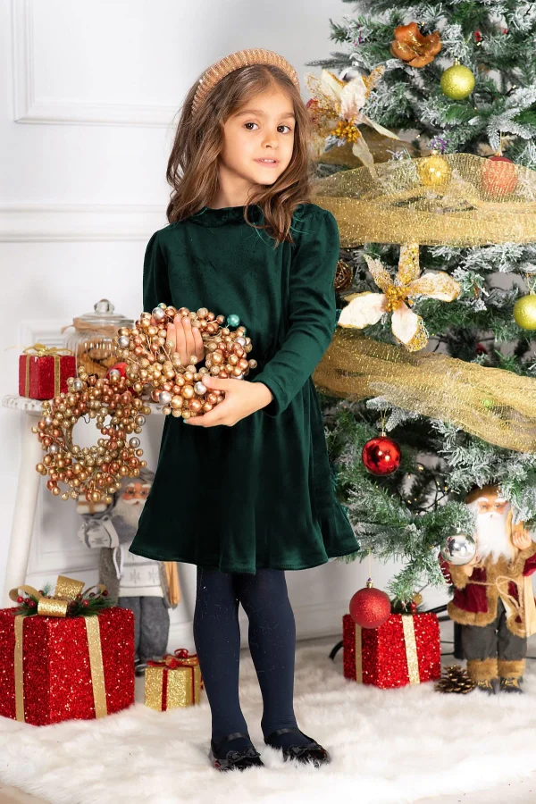 Rochie fetita din catifea verde Fiolla in clos cu guler Rochie fetita din catifea verde Fiolla in clos cu guler