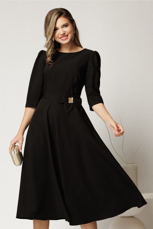 Rochie midi neagra din stofa in clos cu floare in talie Rochie midi neagra din stofa in clos cu floare in talie