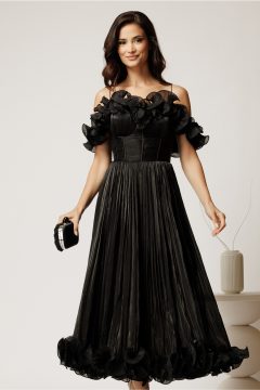 Rochie midi neagra in clos din voal satinat cu volanase la bust si la baza