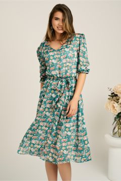 Rochie midi verde din voal in clos cu flori roz piersica si cordon in talie