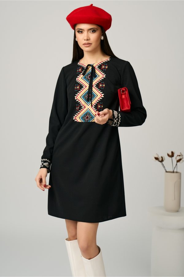 Rochie Moze office din crep neagra cu imprimeu pe bust Rochie Moze office din crep neagra cu imprimeu pe bust